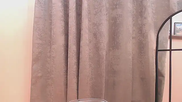 Snapshot of Amelia_bss chatting on 7, 7, 2026 Amelia bss online show from 7, 7, 2026