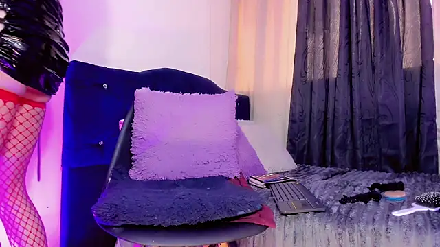 lesly xx online show from 10, 3, 2026