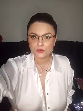 sweetychloelle online show from 2, 3, 2025