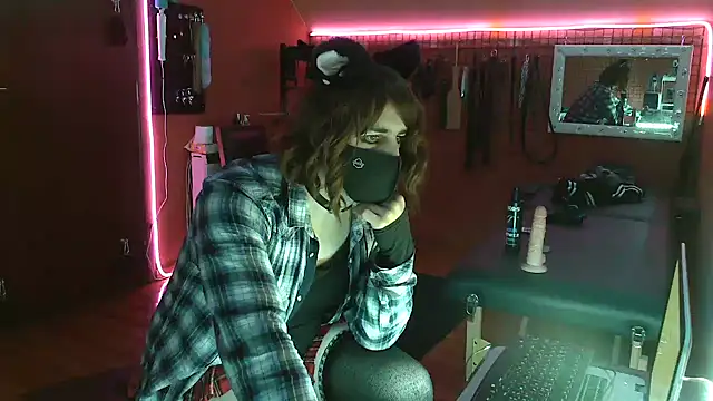 Snapshot of Ginny-the-bdsm-nympho chatting on 2, 3, 2025 Ginny-the-bdsm-nympho online show from 2, 3, 2025