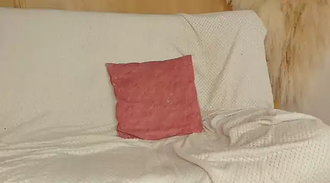 Skarleth69 online show from 28, 1, 2025