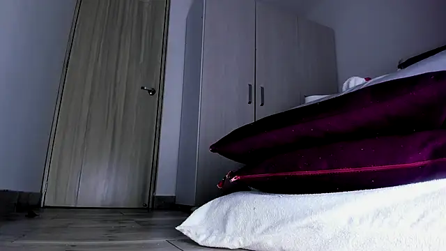 Skarleth69 online show from 26, 10, 2025