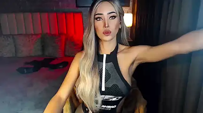 Miss Amandaversace online show from 21, 3, 2025