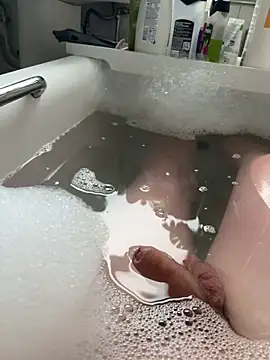 Snapshot of TheChattyOne chatting on 16, 2, 2025 TheChattyOne online show from 16, 2, 2025