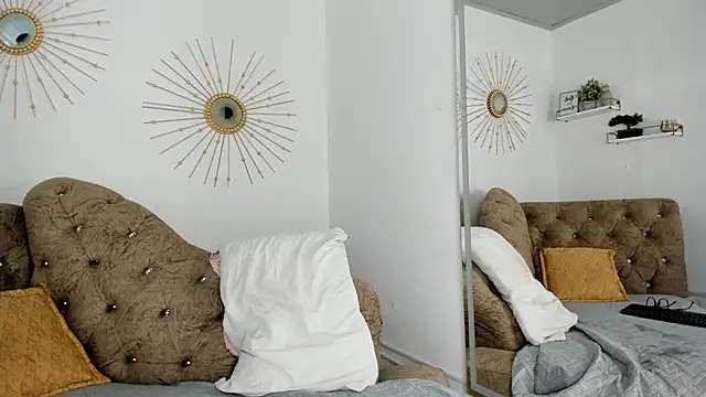 Snapshot of Naughty__Mom chatting on 2, 3, 2025 Naughty Mom online show from 2, 3, 2025