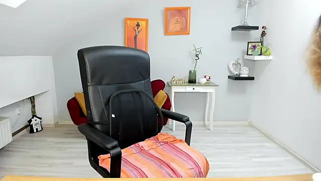 LollaGirl online show from 19, 9, 2025