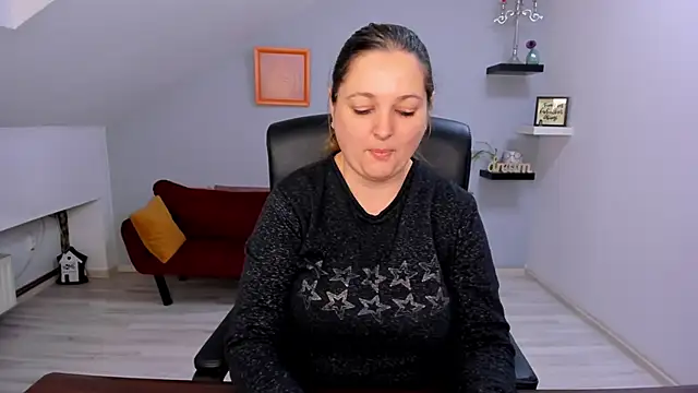 LollaGirl online show from 24, 2, 2026