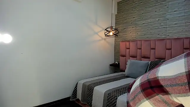 SarahDeyvis online show from 19, 2, 2025