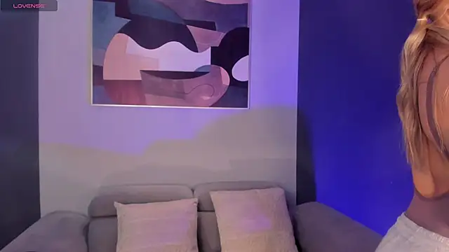 EveBensonX online show from 2, 11, 2025