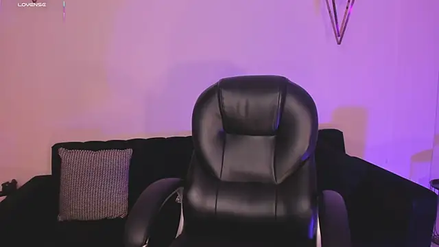 EveBensonX online show from 5, 12, 2025