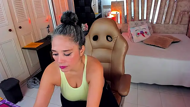 cute sassy online show from 10, 4, 2026