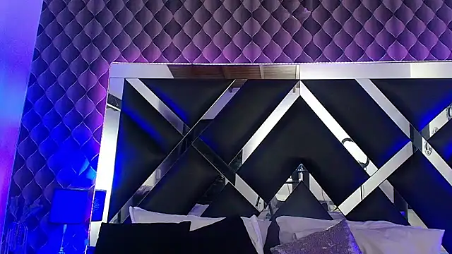 victoriaa lee  online show from 8, 11, 2025