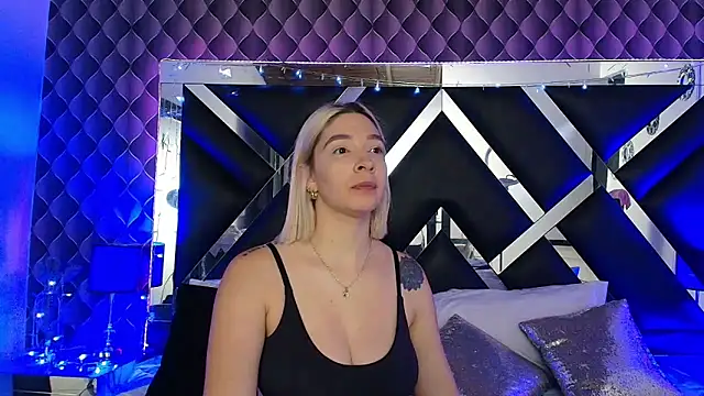 victoriaa lee  online show from 31, 3, 2026