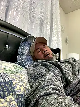 Snapshot of Cristian-Brayan chatting on 28, 10, 2025 Cristian-Brayan online show from 28, 10, 2025