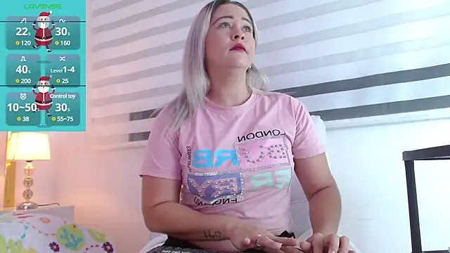 WANDAFOXX1 online show from 3, 1, 2025