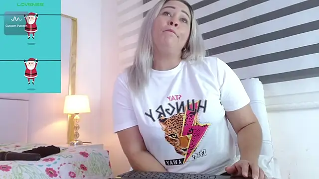 WANDAFOXX1 online show from 8, 1, 2025