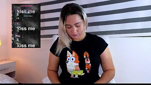 WANDAFOXX1 online show from 30, 1, 2025