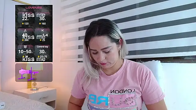 WANDAFOXX1 online show from 31, 1, 2025