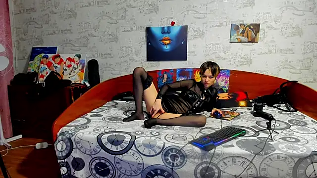 KagamiTayga online show from 7, 11, 2025