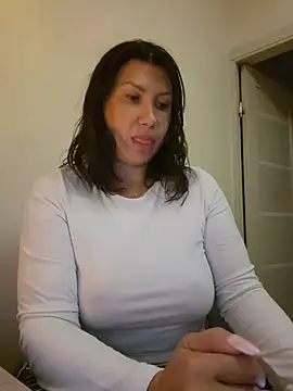 Snapshot of ROXOLANAA_SEXY chatting on 25, 6, 2026 ROXOLANAA SEXY online show from 25, 6, 2026