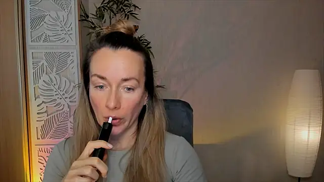 RebeccaMartinez online show from 27, 2, 2026