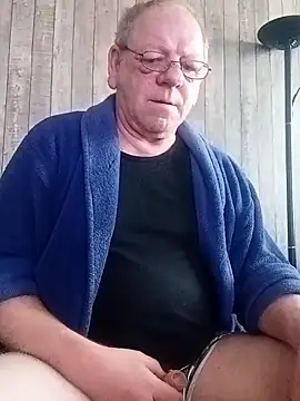 Snapshot of Kuschelb chatting on 17, 4, 2026 Kuschelb online show from 17, 4, 2026
