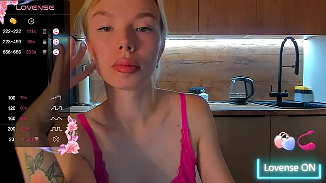 Snapshot of Olivia_Bells chatting on 23, 10, 2025 Olivia Bells online show from 23, 10, 2025