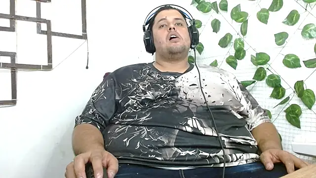 Snapshot of altairstudiosvip_ chatting on 14, 9, 2025 altairstudiosvip  online show from 14, 9, 2025