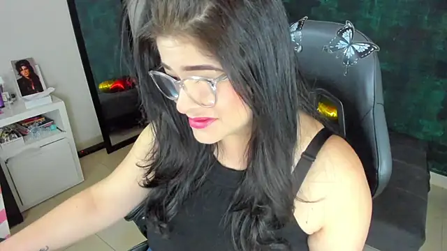 Snapshot of BellaFlaming chatting on 23, 12, 2024 BellaFlaming online show from 23, 12, 2024