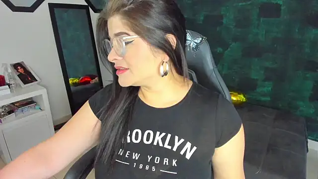 Snapshot of BellaFlaming chatting on 13, 1, 2025 BellaFlaming online show from 13, 1, 2025