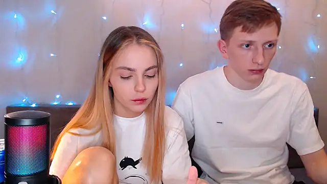 juliaanddima online show from 3, 10, 2025