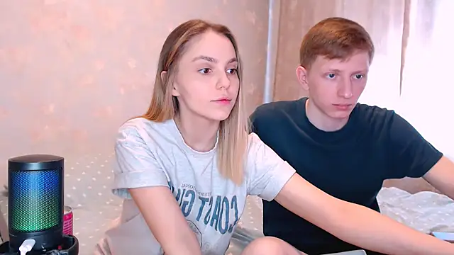 juliaanddima online show from 10, 4, 2026