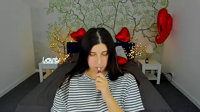 Snapshot of Linda_EX chatting on 21, 2, 2025 Linda EX online show from 21, 2, 2025