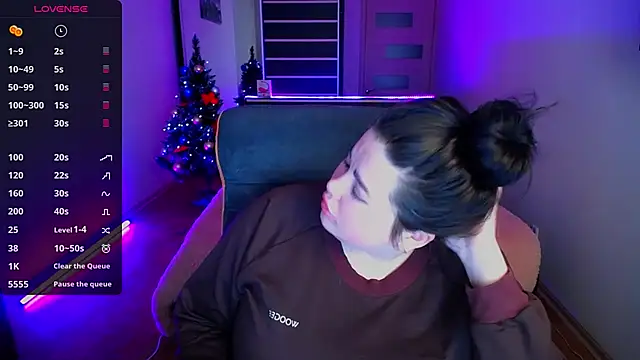 Emily Mo online show from 20, 12, 2024