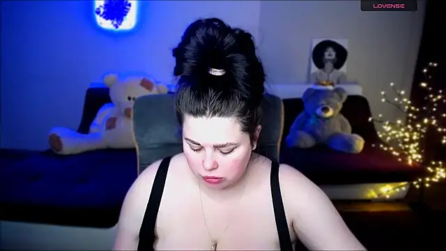 Emily Mo online show from 22, 12, 2024