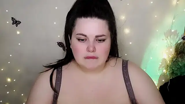 Emily Mo online show from 12, 2, 2026