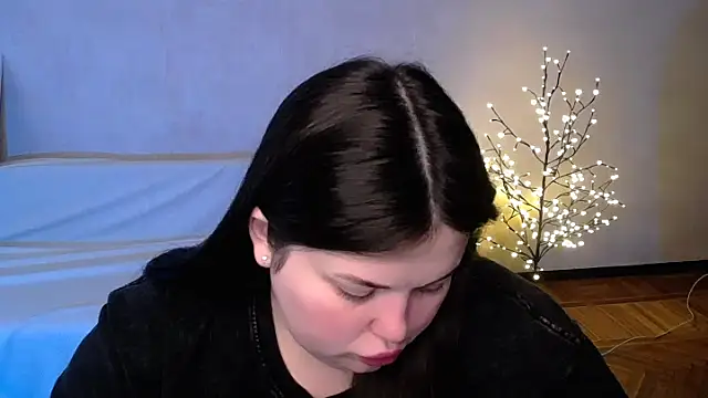 Snapshot of Emily_Mo chatting on 5, 6, 2026 Emily Mo online show from 5, 6, 2026