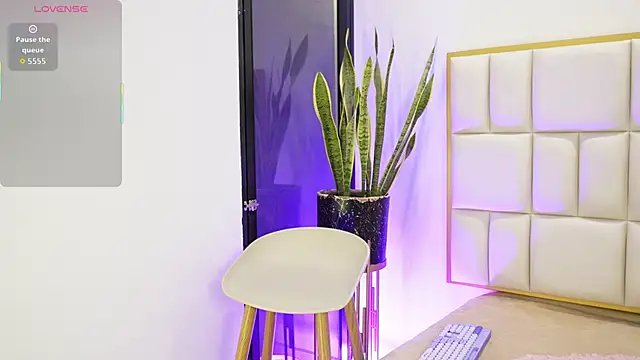 Anais aradia online show from 9, 1, 2026