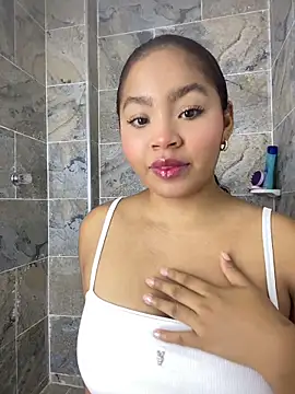 Anais aradia online show from 15, 4, 2026