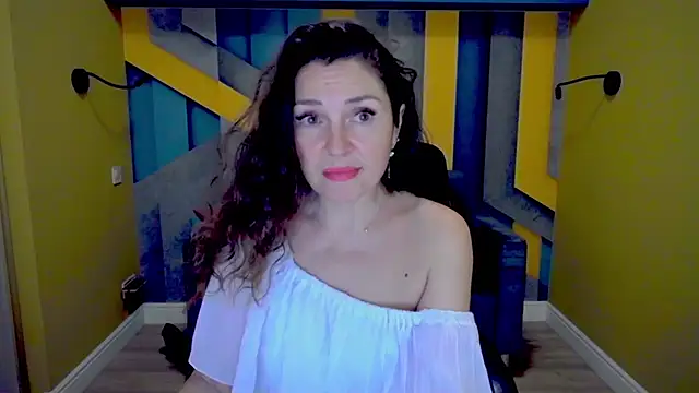Snapshot of EllaLong chatting on 1, 12, 2024 EllaLong online show from 1, 12, 2024