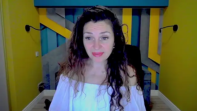 Snapshot of EllaLong chatting on 3, 12, 2024 EllaLong online show from 3, 12, 2024