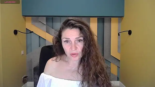Snapshot of EllaLong chatting on 14, 12, 2024 EllaLong online show from 14, 12, 2024