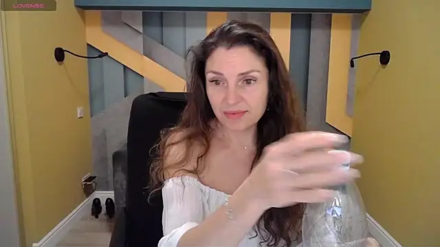 Snapshot of EllaLong chatting on 22, 12, 2024 EllaLong online show from 22, 12, 2024
