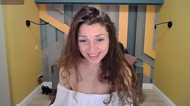 Snapshot of EllaLong chatting on 31, 12, 2024 EllaLong online show from 31, 12, 2024