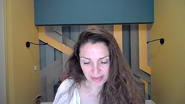 Snapshot of EllaLong chatting on 8, 1, 2025 EllaLong online show from 8, 1, 2025