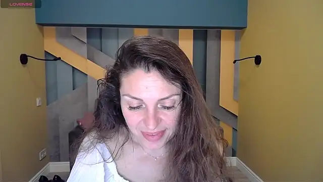 Snapshot of EllaLong chatting on 11, 1, 2025 EllaLong online show from 11, 1, 2025