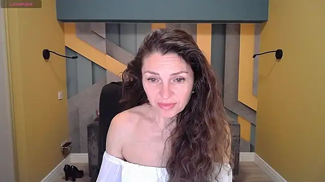 Snapshot of EllaLong chatting on 17, 1, 2025 EllaLong online show from 17, 1, 2025
