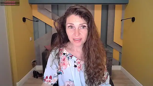 Snapshot of EllaLong chatting on 1, 2, 2025 EllaLong online show from 1, 2, 2025