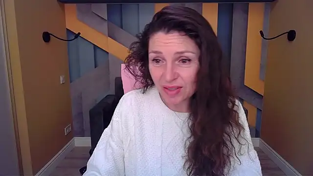 Snapshot of EllaLong chatting on 8, 2, 2026 EllaLong online show from 8, 2, 2026