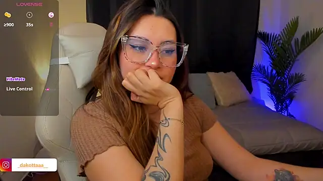 dakottaa  online show from 29, 11, 2025